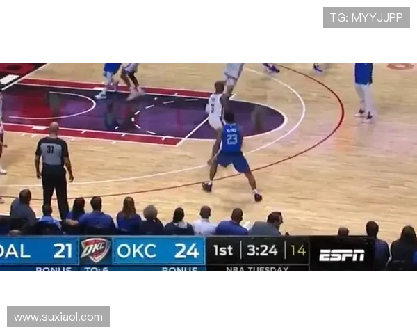 拉文精准助攻 蒙克大空位三分轻松命中帮助球队拉开差距